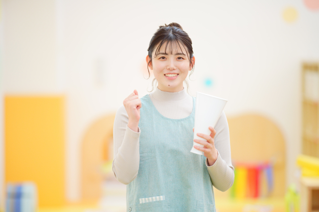 笑顔で応援　保育士